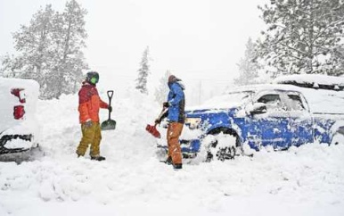 Sneeuwstorm teistert Californië en Nevada