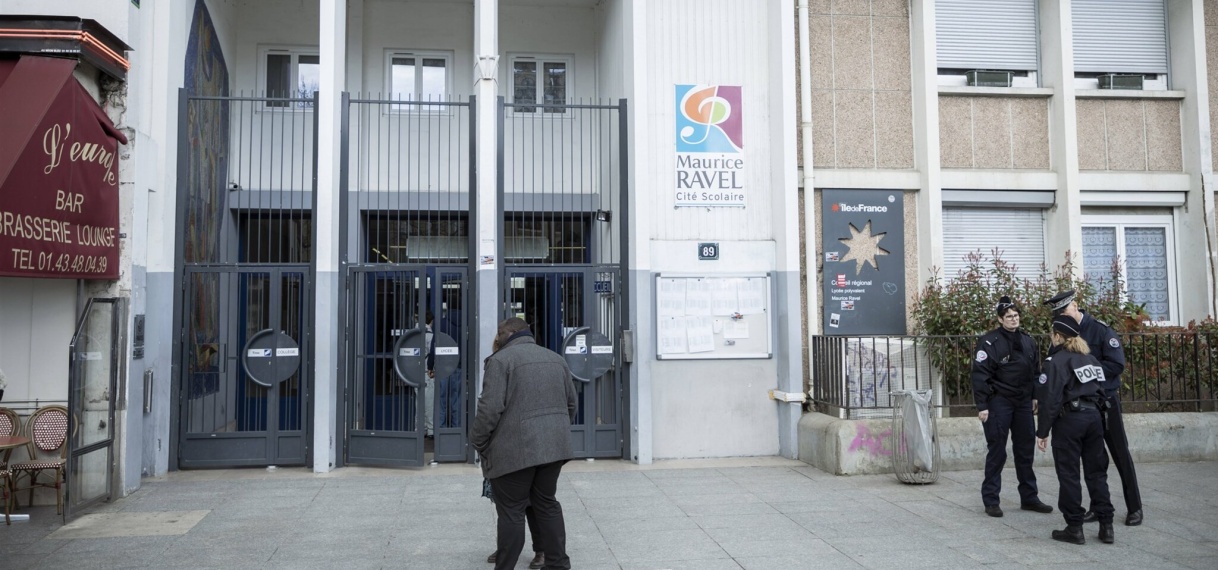 Bommeldingen op twintig middelbare scholen in regio Parijs