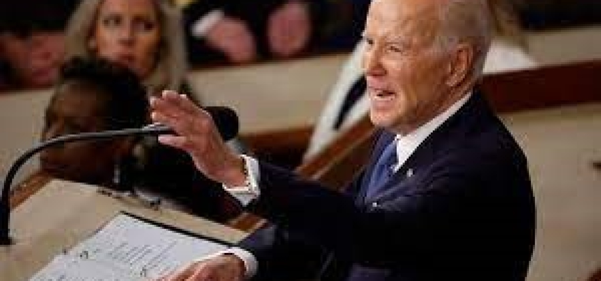 Bekijk hoe Biden 13 keer uithaalt naar Trump in zijn State of the Union