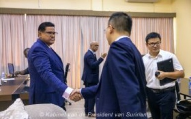Power China presenteert grootschalige energieprojecten voor Suriname