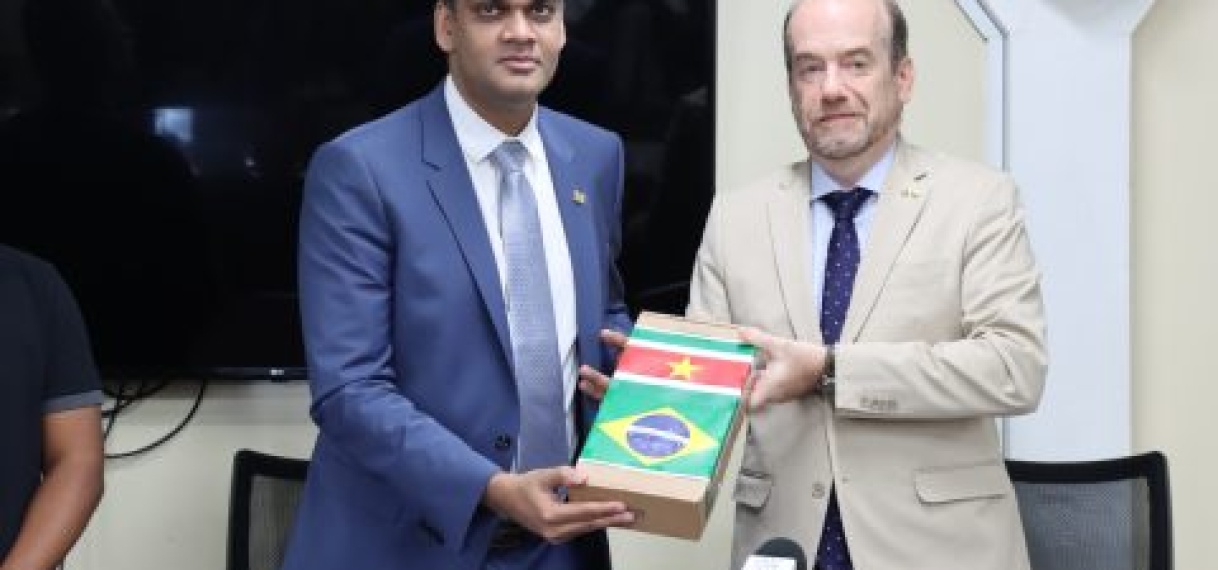 Braziliaanse regering schenkt grootste partij vaccins en medicijnen aan Suriname