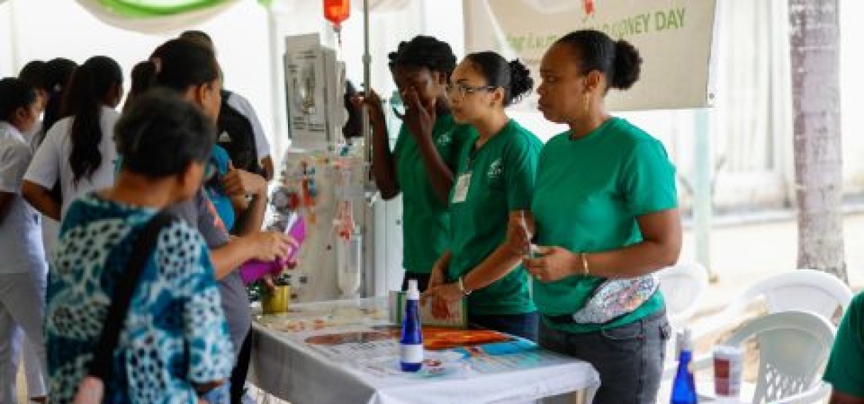 Succesvolle Mini-Gezondheidsbeurs in verband met 58-Jarig Bestaan van het AZP