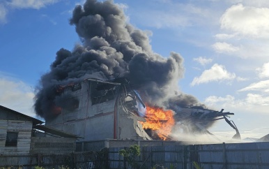 Grote drugsvangst bij brand in loods in Van Pettenpolder, Nickerie