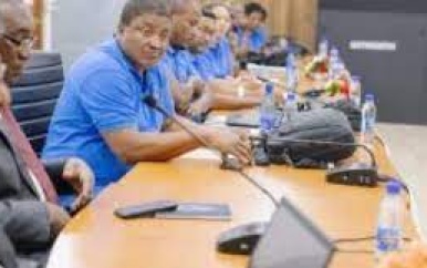 President Santokhi maakt kennis met nieuwe bestuur bond EBS