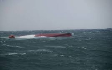 Tanker met chemicaliën kapseist voor Japanse kust, 7 opvarenden omgekomen