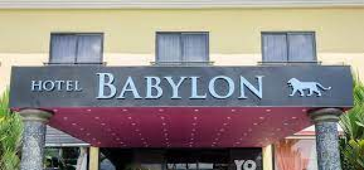 “Inboedel hotel Babylon, wordt gedoneerd aan sociale instellingen en getroffenen”