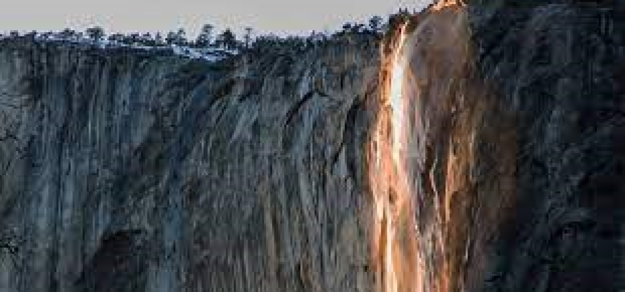 Timelapse toont bijzondere ‘vuurval’ in Californië