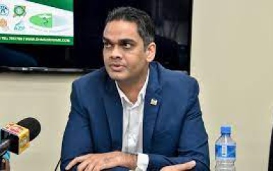 Regering bekijkt extra incentive voor ziekenhuispersoneel en tekorten in de gezondheidszorg