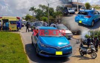 Bromfietser zwaargewond na aanrijding met auto