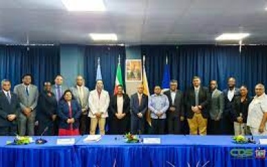 Guyanese delegatie in Suriname in verband met brug Corantijnrivier