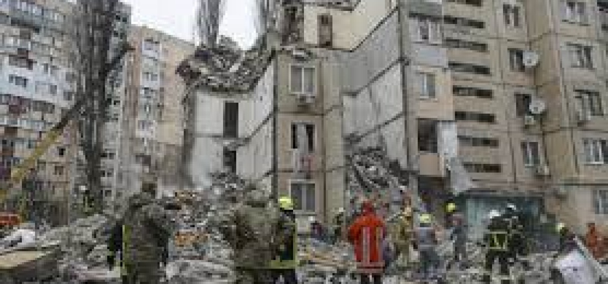 Rusland treft Kyiv met hypersonische raketten, woningcomplex beschadigd