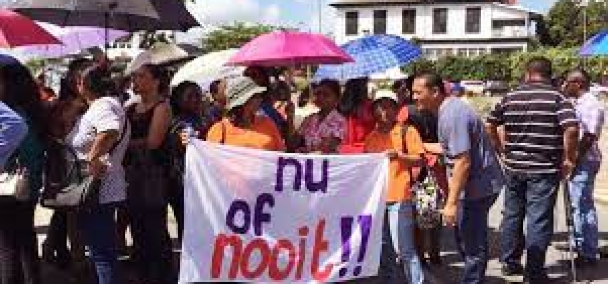 Leerkrachten verlaten werkplek eerder uit protest uitblijven betaling overuren