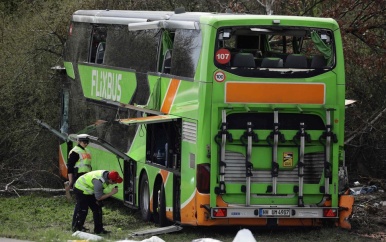 UPDATE: Dodental busongeluk in Duitsland bijgesteld van vijf naar vier