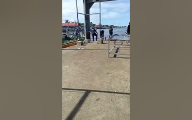 Lijk aangespoeld te Commewijne