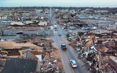 Meer dan honderd tornado’s richten ravage aan in VS, zeker vijf doden