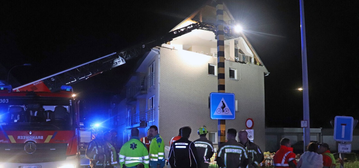 Onweer houdt huis in België: zijgevel gebouw ingestort