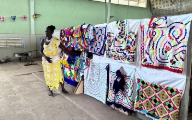 ‘Grote Marrontententoonstelling’ trekt veel belangstelling in Beatrix Theater Moengo