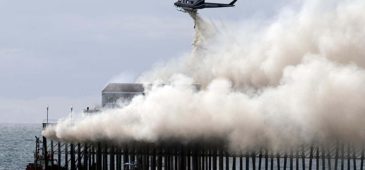 Brand verwoest restaurant op iconische pier in Californië