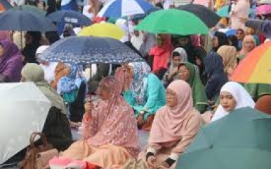 Vreugde en blijdschap onder Moslims met einde Ramadhan en viering Eid-ul-Fitre