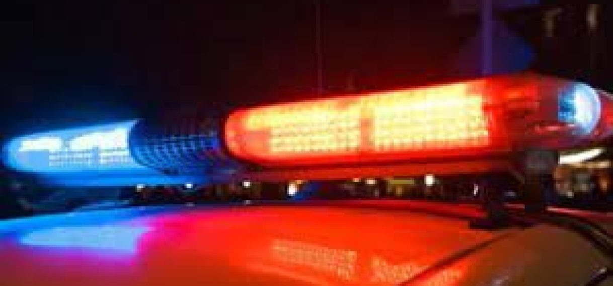 Overval op Twee Winkels in Langatabiki: Winkeliers, Beroofd en Gewond