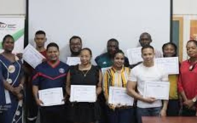 SPWE beloont 11 succesvolle deelnemers aan Training ‘Basis Ondernemerschap’