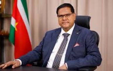 President Santokhi leidt breed overleg over veiligheidssituatie in Suriname