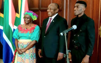 Ambassadeur Graand-Galon overhandigt geloofsbrieven aan President Ramaphosa