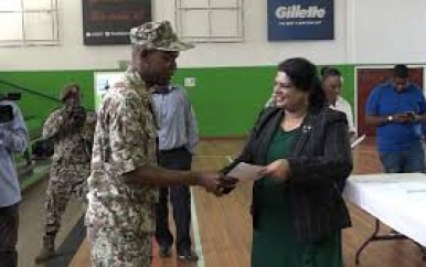 Acht militairen in verzekering gesteld na criminele handelingen