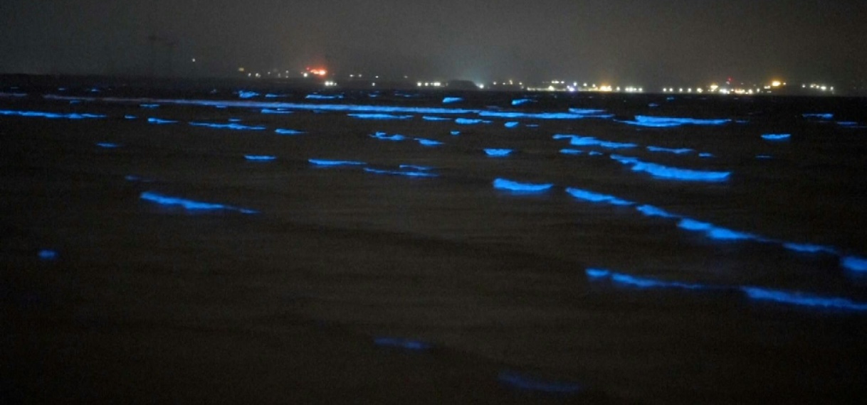 Chinese wateren kleuren blauw door bijzonder natuurfenomeen