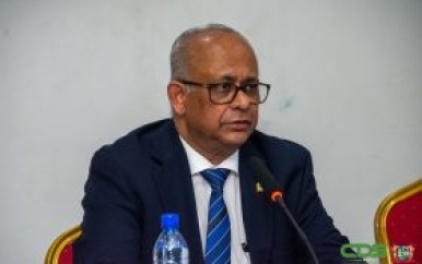 President Santokhi vraagt harde cijfers voor aanpak klimaatverandering