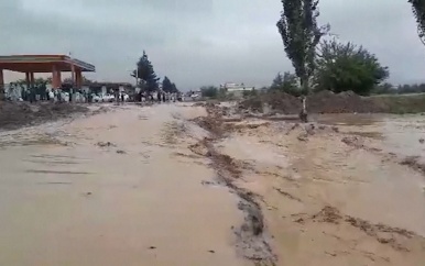 Ruim driehonderd doden door overstromingen na zware regenval Afghanistan