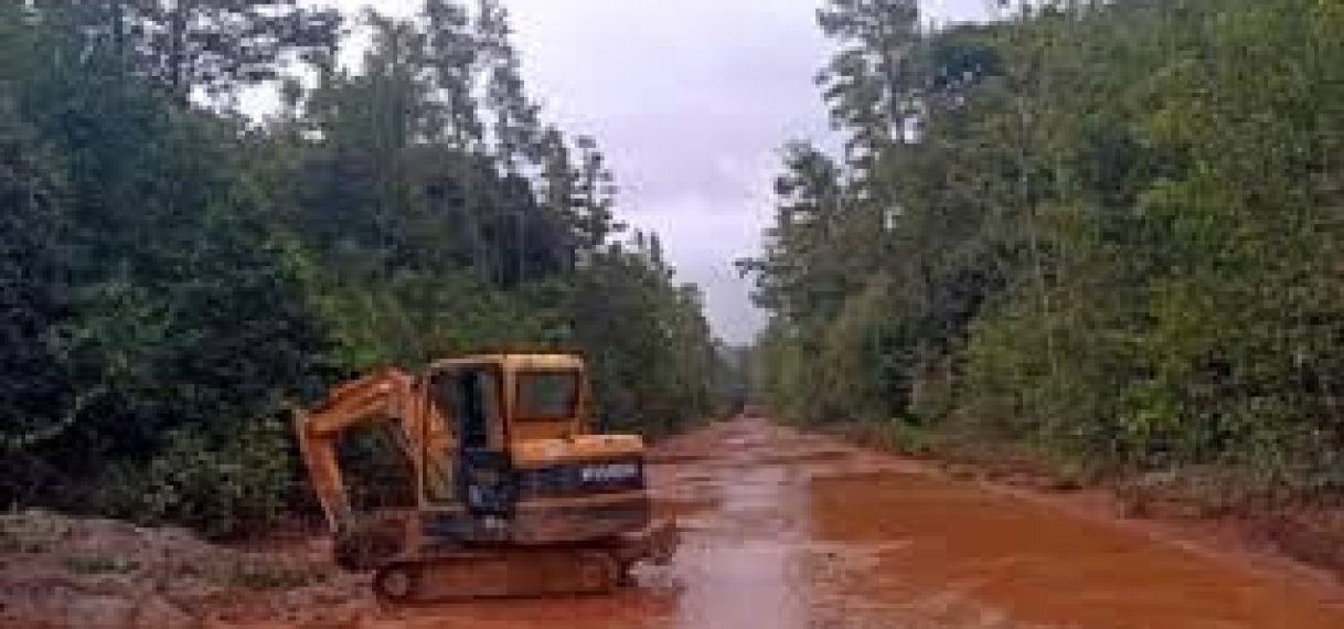 Weg Zanderij-West-Suriname afgesloten voor zwaar verkeer