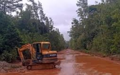 Weg Zanderij-West-Suriname afgesloten voor zwaar verkeer