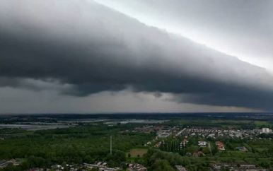 Nederlanders maken prachtige beelden van zeldzame ‘plankwolk’