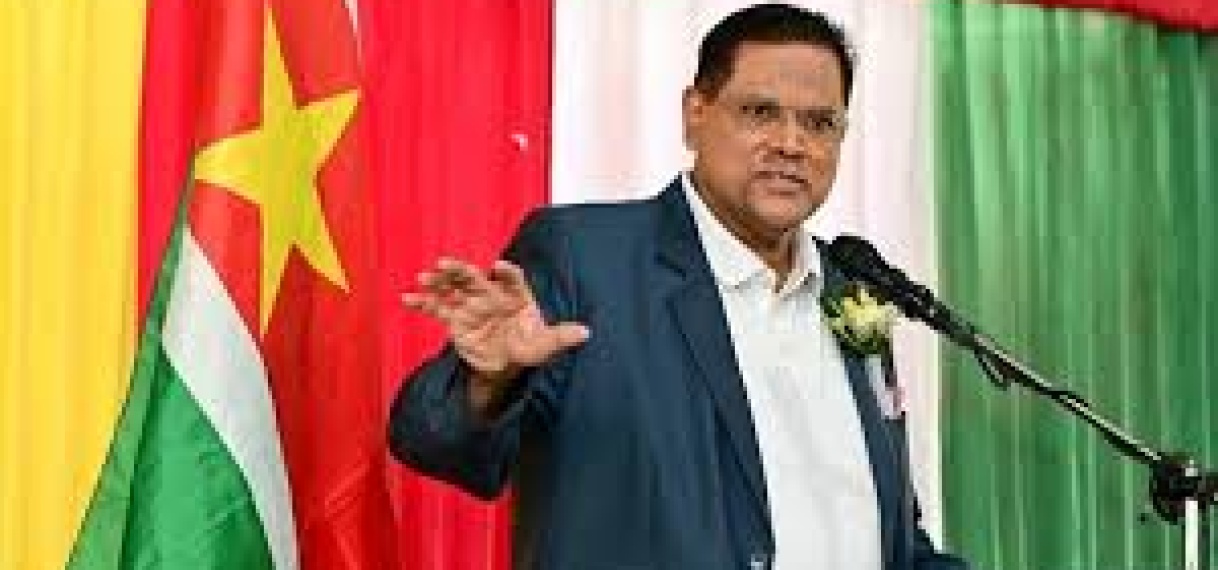 President Santokhi zet koers voor stabilisatie en vooruitgang in Suriname