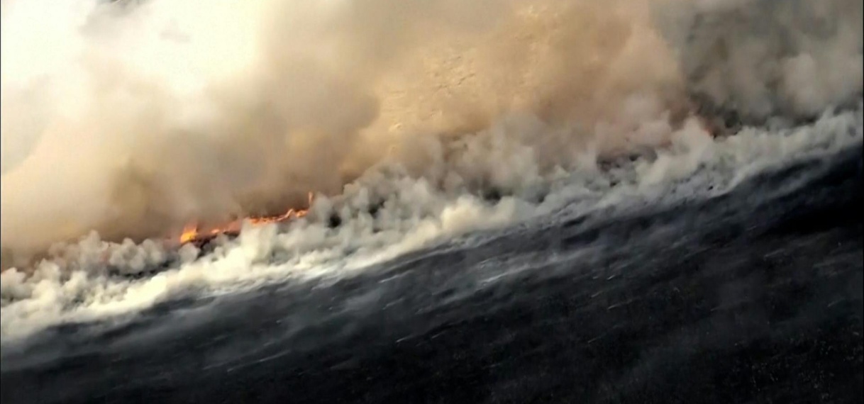 Dronebeelden tonen natuurbrand nabij San Francisco