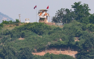 Zuid-Korea lost wéér schoten omdat Noord-Koreanen grens oversteken