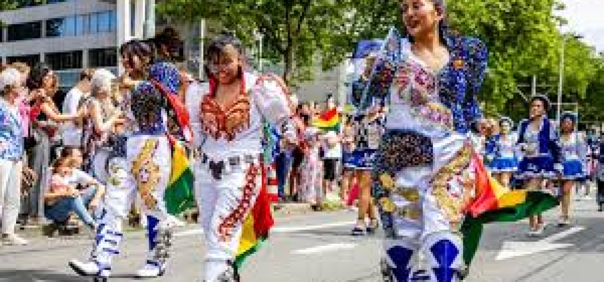 Tien mensen aangehouden bij Zomercarnaval Rotterdam