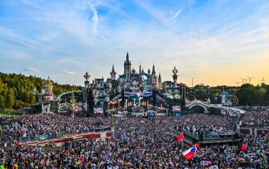 Tomorrowland riskeert boete van 2 miljoen vanwege gebruik wegwerpbekers