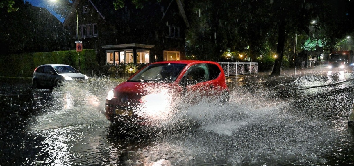 Brabantse straten onder water na hevige stortbuien