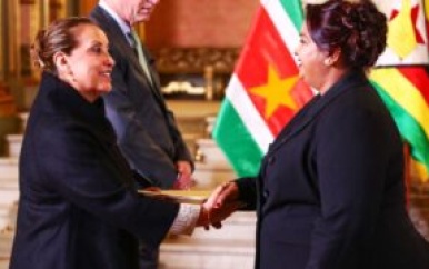 Ambassadeur Ramkisoen overhandigt geloofsbrieven aan president van Peru