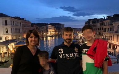 Italiaanse tiener doodt vader, moeder en broertje