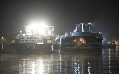 Tankers hebben flink gat in romp na aanvaring in Zeeland