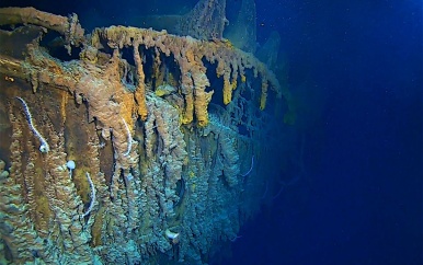 UPDATE: Nieuwe beelden tonen dat Titanic uit elkaar valt