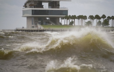 Orkaan Helene komt aan in Amerikaanse staat Florida, eerste dode gevallen