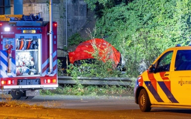 Man overleden door botsing met treinviaduct na korte politieachtervolging