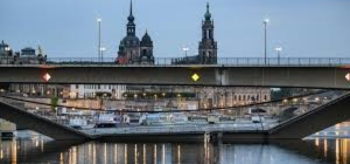 UPDATE: Dresden verstevigt deels ingestorte brug om verdere instorting te voorkomen