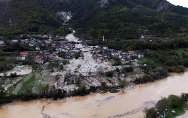 Doden en tientallen vermisten door overstromingen in Bosnië en Herzegovina