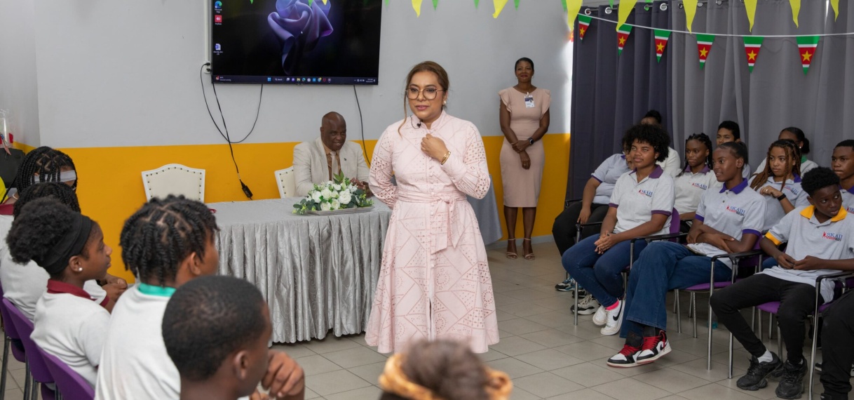 First Lady doet Me Time op Curaçao