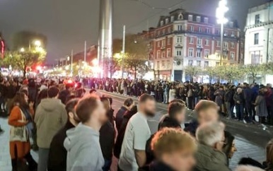 Duizenden Ieren wachten op Halloween parade die nep blijkt te zijn